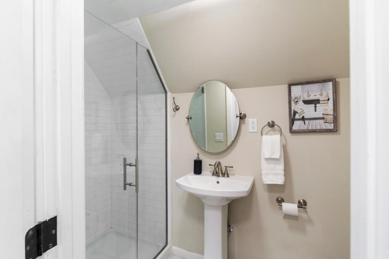 Fantastic Retreat 5Min From Village With Media Room, Ac And Sauna! Stowe Luaran gambar